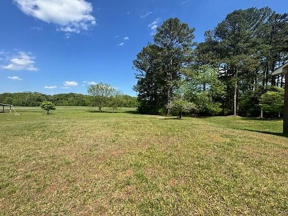 3rd image of 524 Cochran Rd