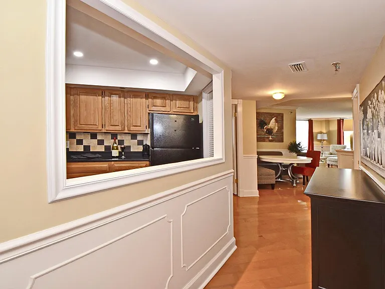 Entrance hallway looking through to kitchen and dining room