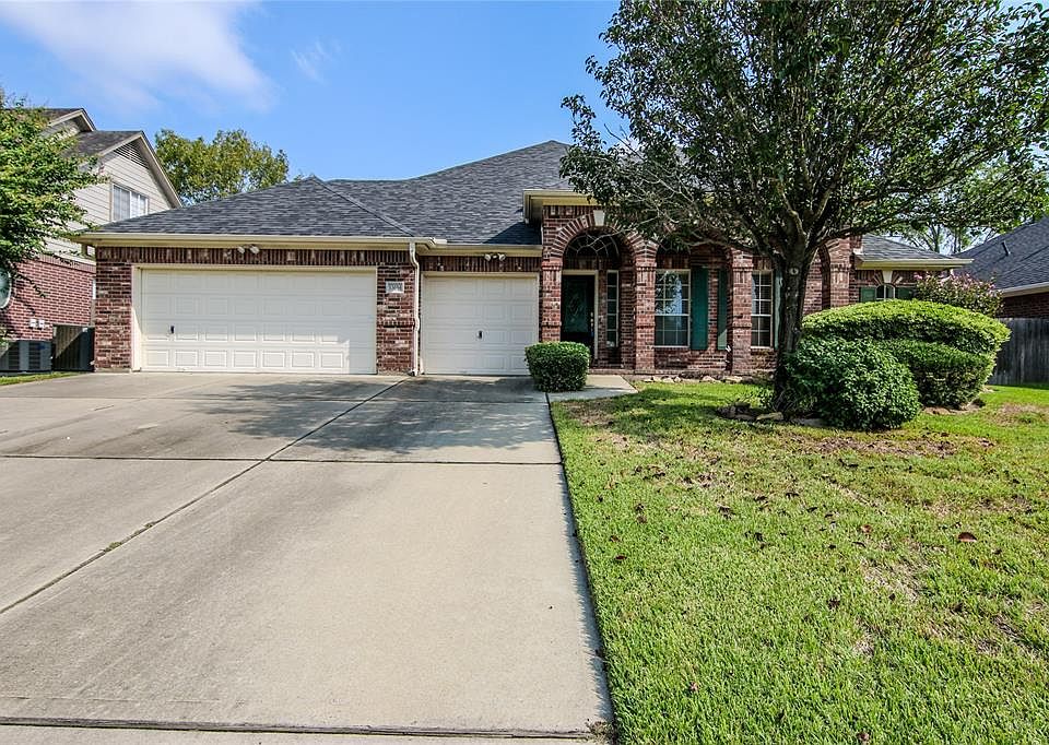 1st image of 13634 Lakeside Place Dr