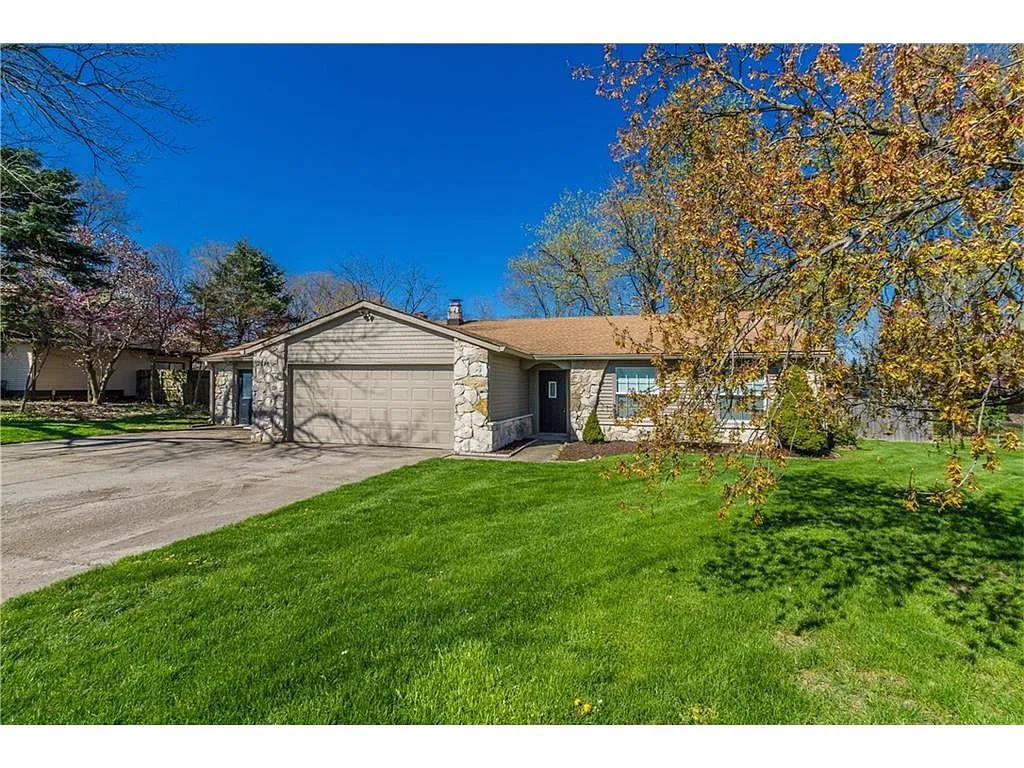 7306 S Sherman Dr photo 1