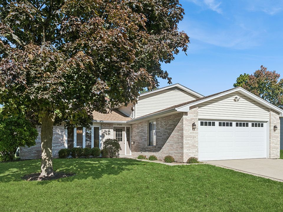 1st image of 700 Country Ln N