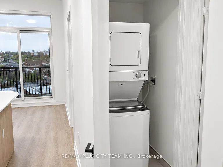 1185 Dupont St #913 — Photo 13