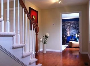 30 Juniper St, Lowell, MA 01852