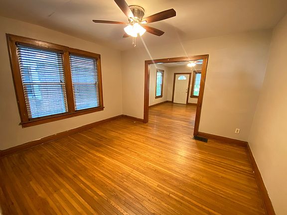 5th image of 52 E Norwich Ave #54