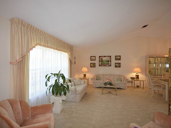 3rd image of 1025 Norwood Dr
