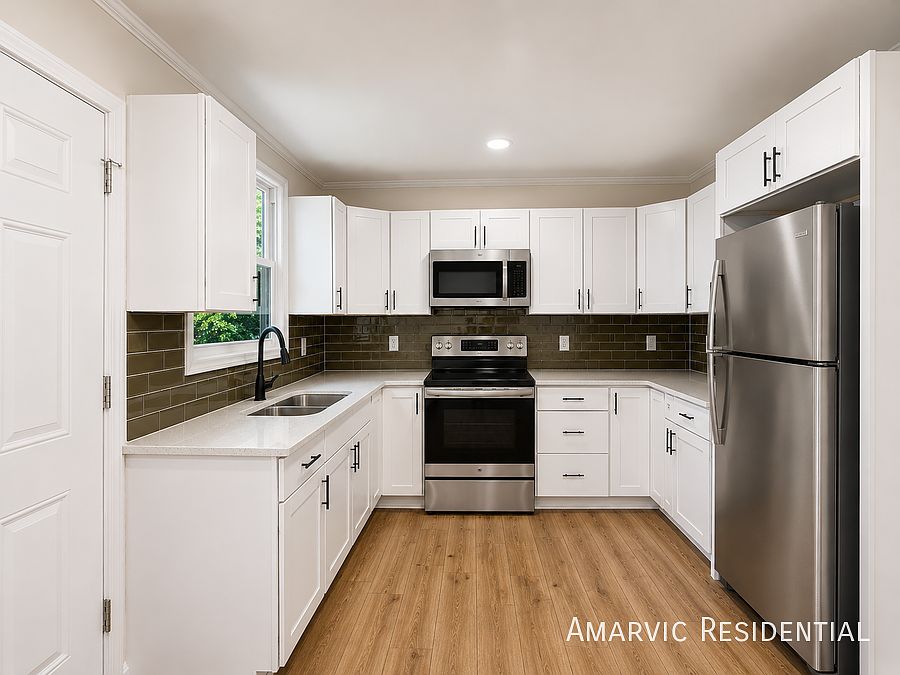 1st image of 807 Candlewood Dr