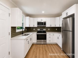807 Candlewood Dr, Kinston, NC 28501