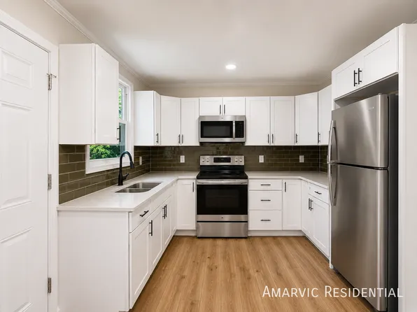 807 Candlewood Dr, Kinston, NC 28501