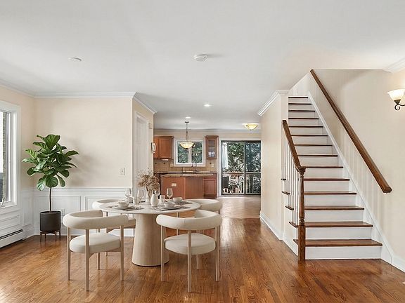 3rd image of 128A Princeton Pl #A
