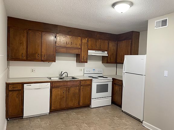 3rd image of 19 Berkley Ave #1
