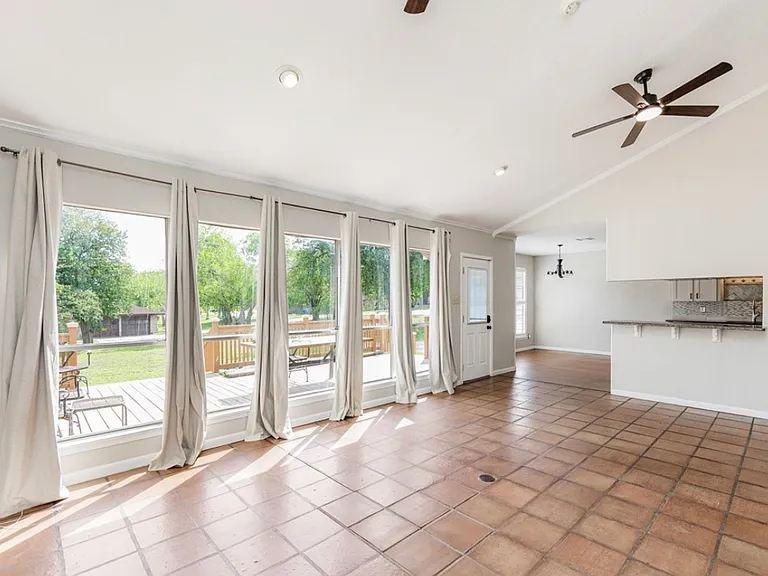 3935 Monta Dr — Photo 11