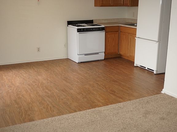 2nd image of 1562 Taft St