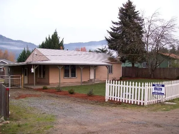 1837 Drury Ln, Grants Pass, OR 97527