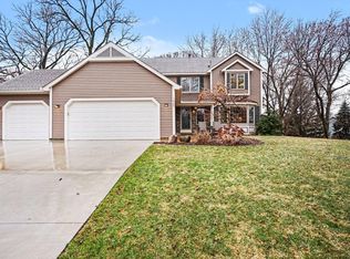12585 Dover Dr, Apple Valley, MN 55124