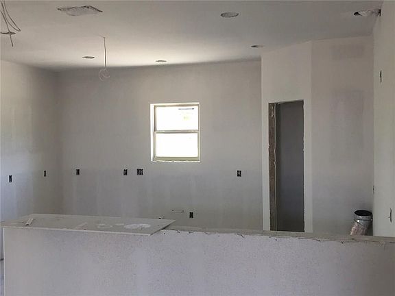 4th image of 10125 Maverick Dr