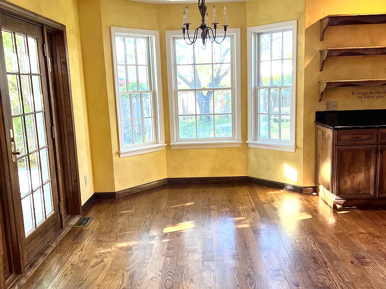 1013 S Cedar St — Photo 3