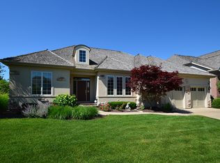 1132 Jonathan Dr #104, Inverness, IL 60010