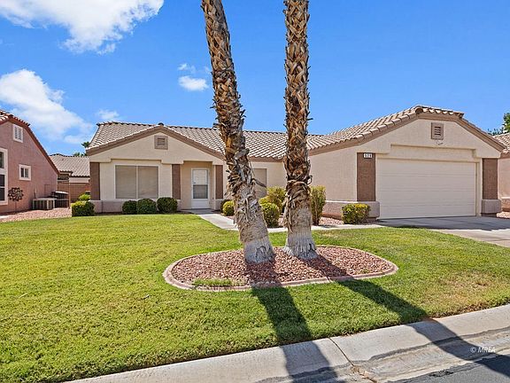 3rd image of 529 Torrey Pines Dr