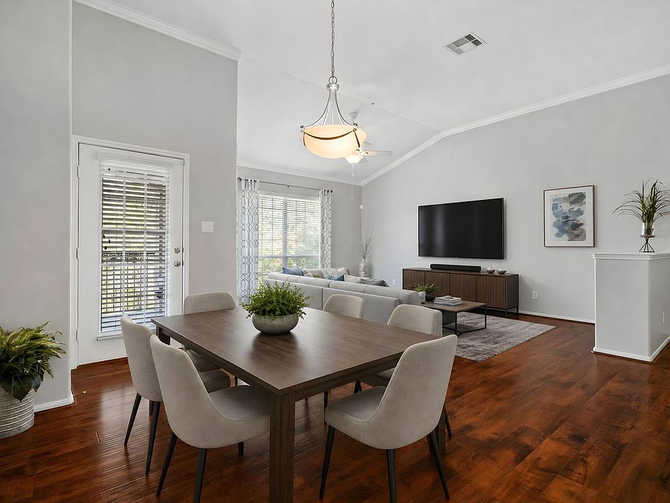 1st image of 6607 Lake Woodlands Dr APT 633