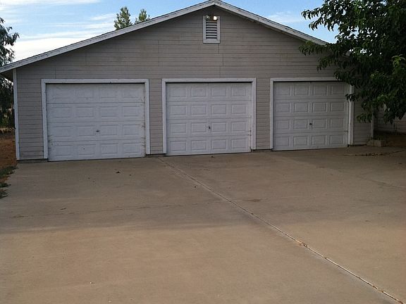 3 Car Garage