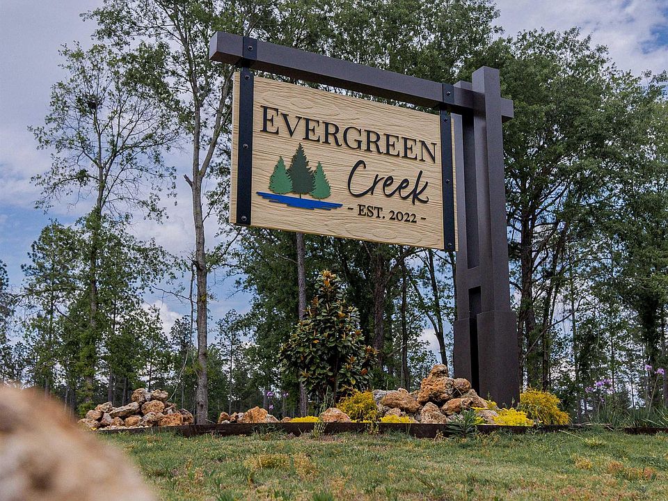 1st image of 28 Evergreen Dr