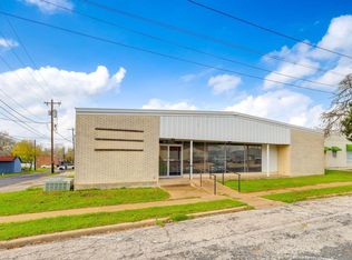 605 Upton Ave, Schulenburg, TX 78956