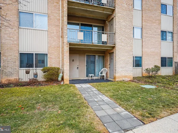 5113 Crossfield Ct APT 3, Rockville, MD 20852
