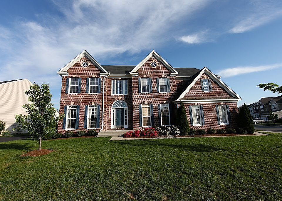 1st image of 22228 Fairlawn Dr