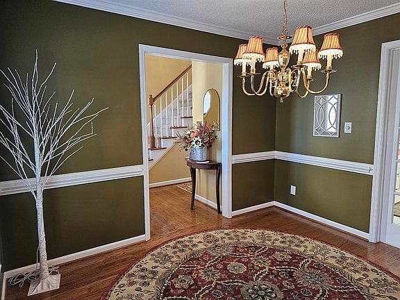 5th image of 44 Brookwood Dr