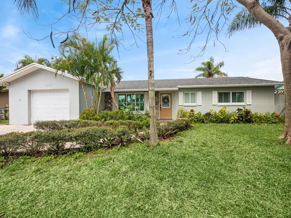 1043 SW 25th Place, Boynton Beach, FL 33426