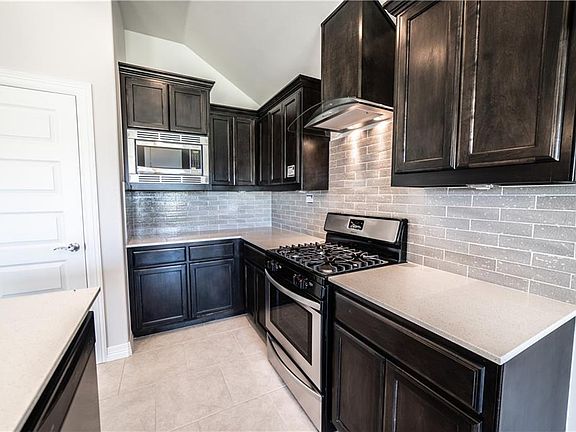 3rd image of 9445 NW 87th Pl