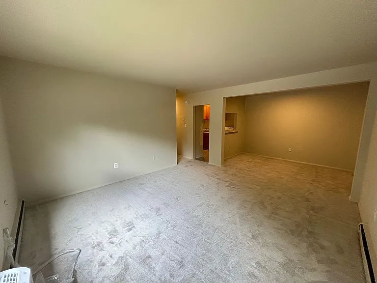 Woodhaven Apartments — Photo 9