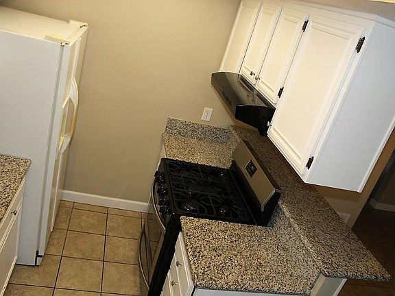 2564 Sextant Avenue Kitchen 4_06262018