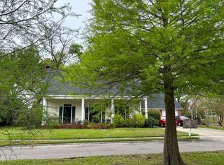 2500 Greenview Dr, Gulfport, MS 39507
