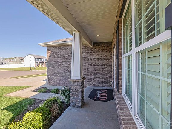 3rd image of 306 Brampton Pl