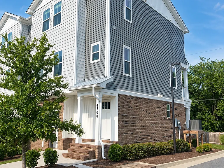 4300 Pinter Ln #4300 — Photo 4