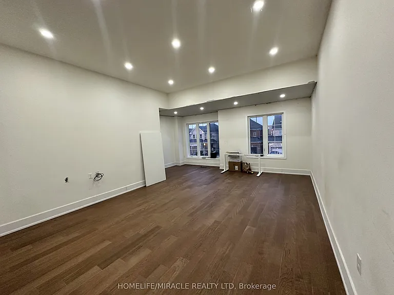 56 Baycliffe Dr #MAIN — Photo 5