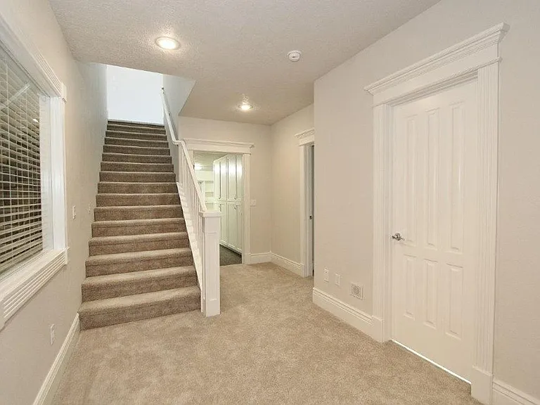 2291 N Greenview Ct — Photo 23