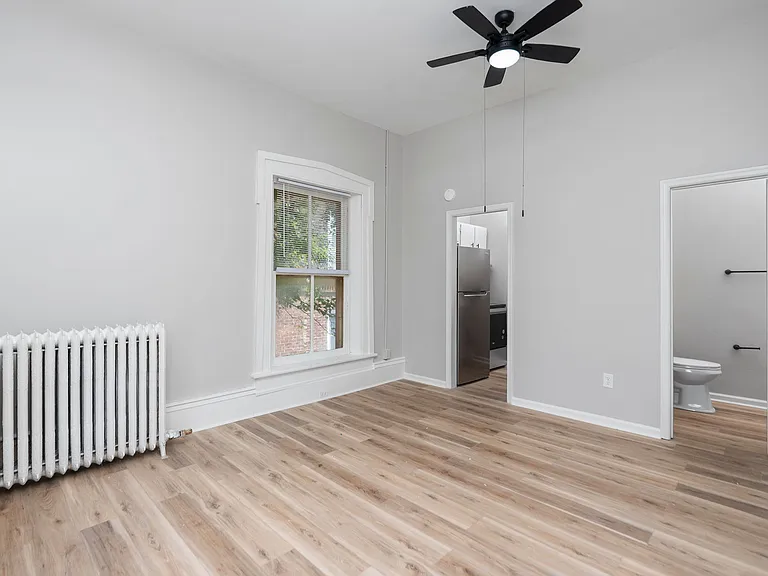 222 E Beverley St #2B — Photo 5