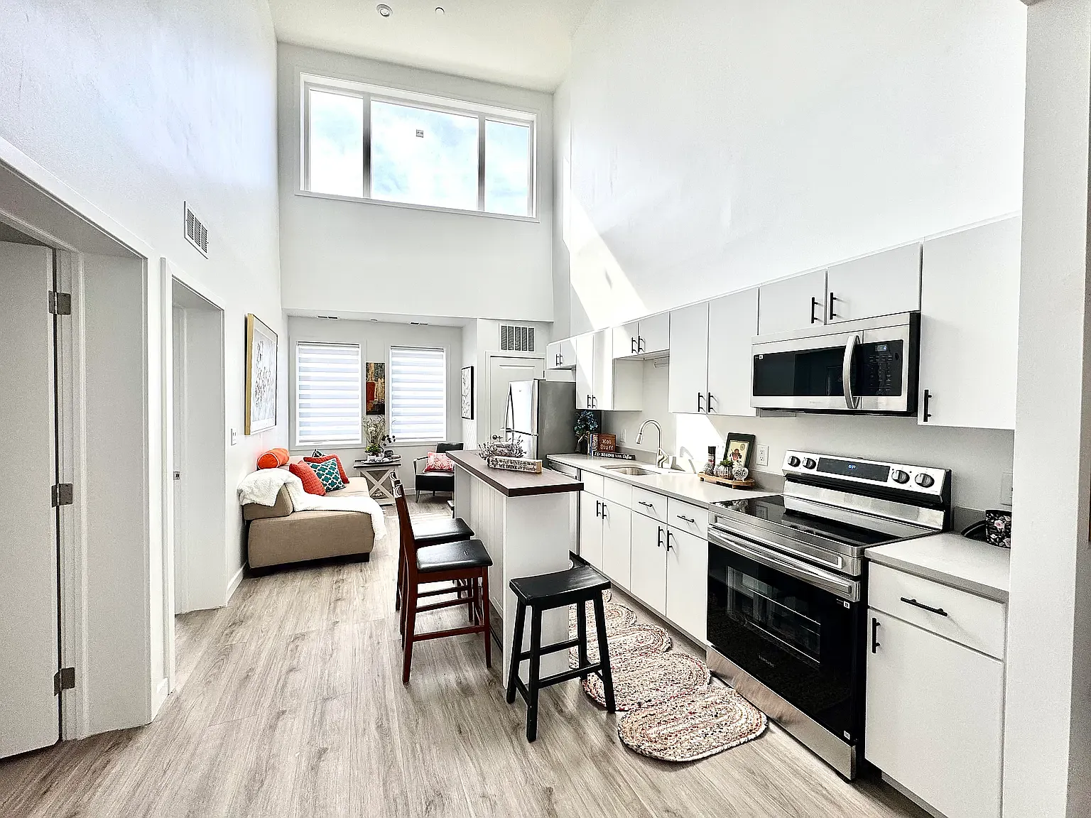 4 bed, 1500 sqft, $3,508 — Photo 1