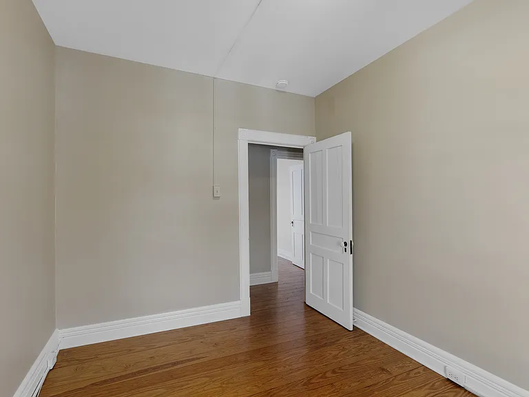 25 Bath St #4 — Photo 13