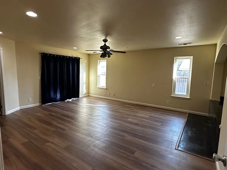 7860 Summerplace Dr — Photo 11