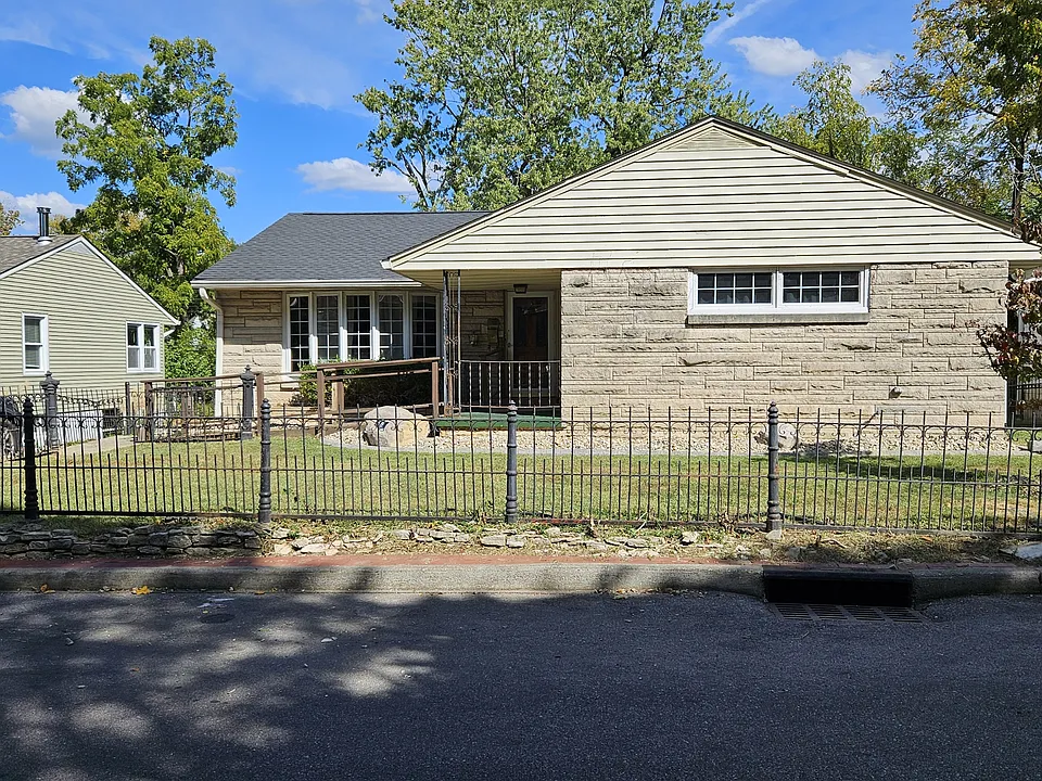 509 S Swain Ave