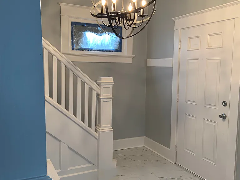 2038 Thompson Ave — Photo 6