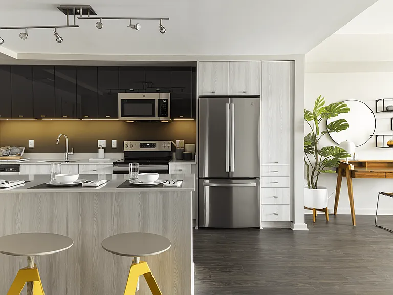 Solaire 8200 Dixon — Photo 1