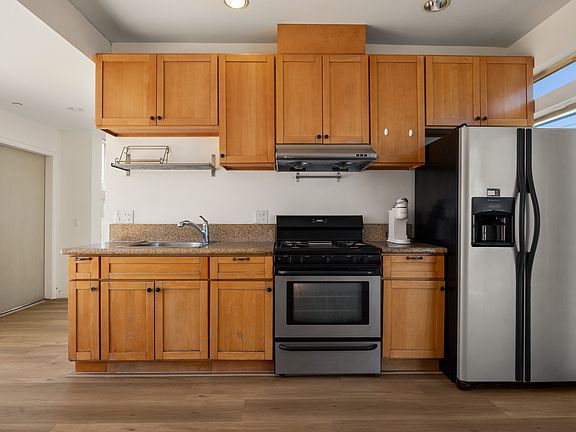 5th image of 2405 Magnolia Ave