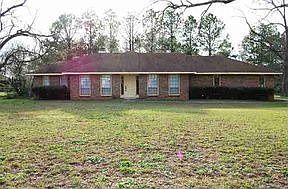 1st image of 107 S Oaks Ln