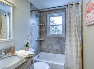 8 Delaware St, Worcester, MA 01603
