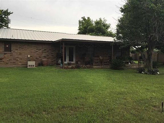 2nd image of 1100 Cedar Dr