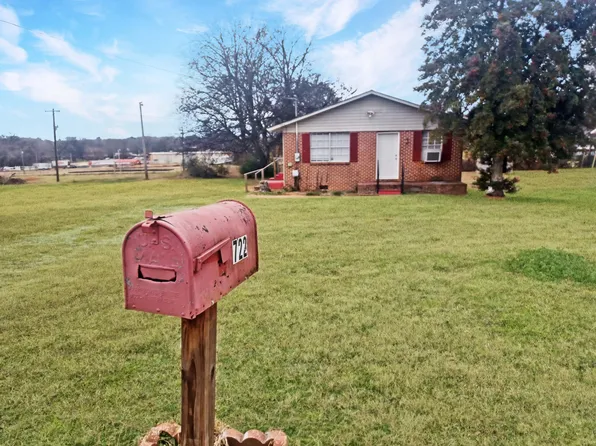 722 S Hickory St, Tuscumbia, AL 35674
